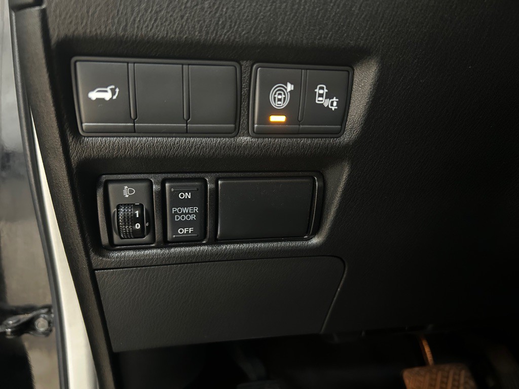 2017 Nissan Armada Image 26