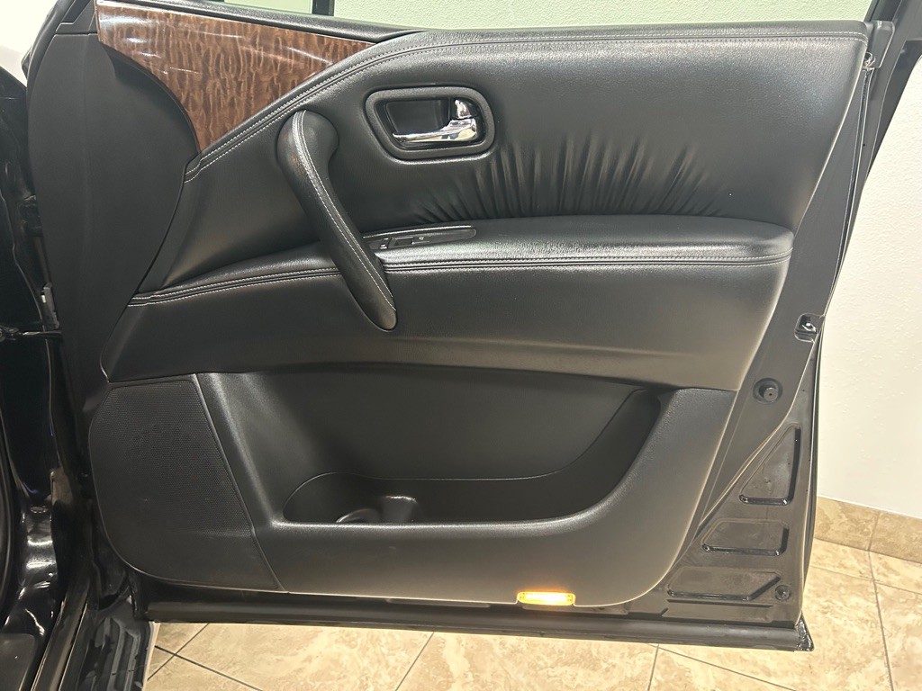 2017 Nissan Armada Image 30