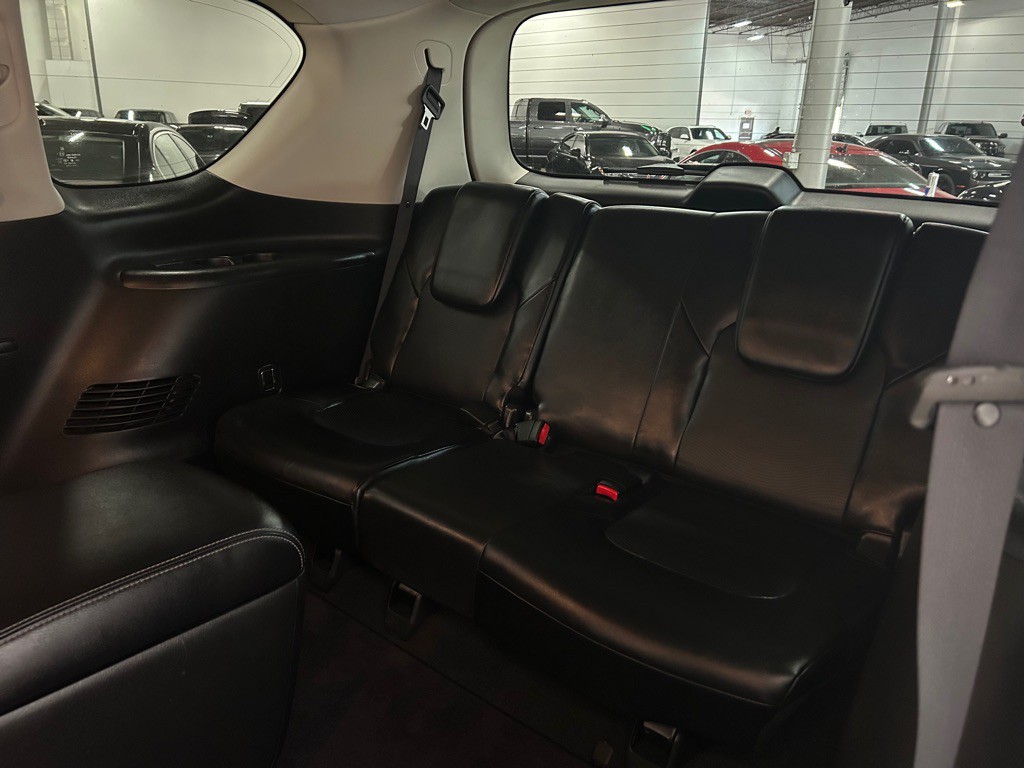 2017 Nissan Armada Image 41