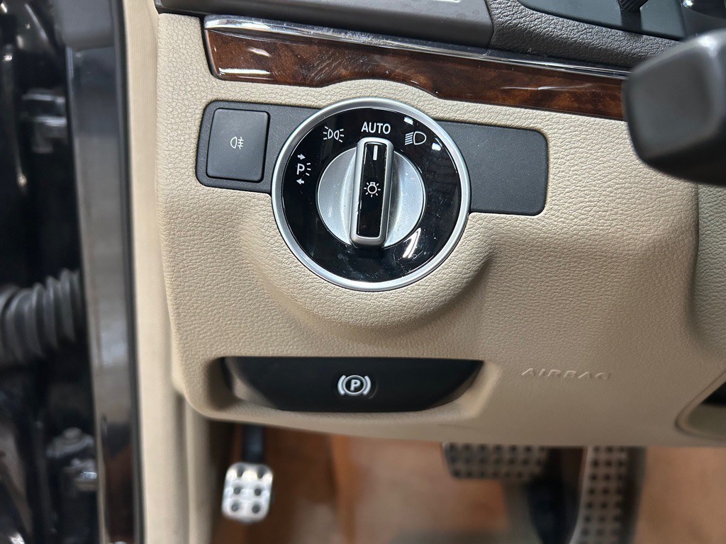 2012 Mercedes-Benz E-Class Image 16
