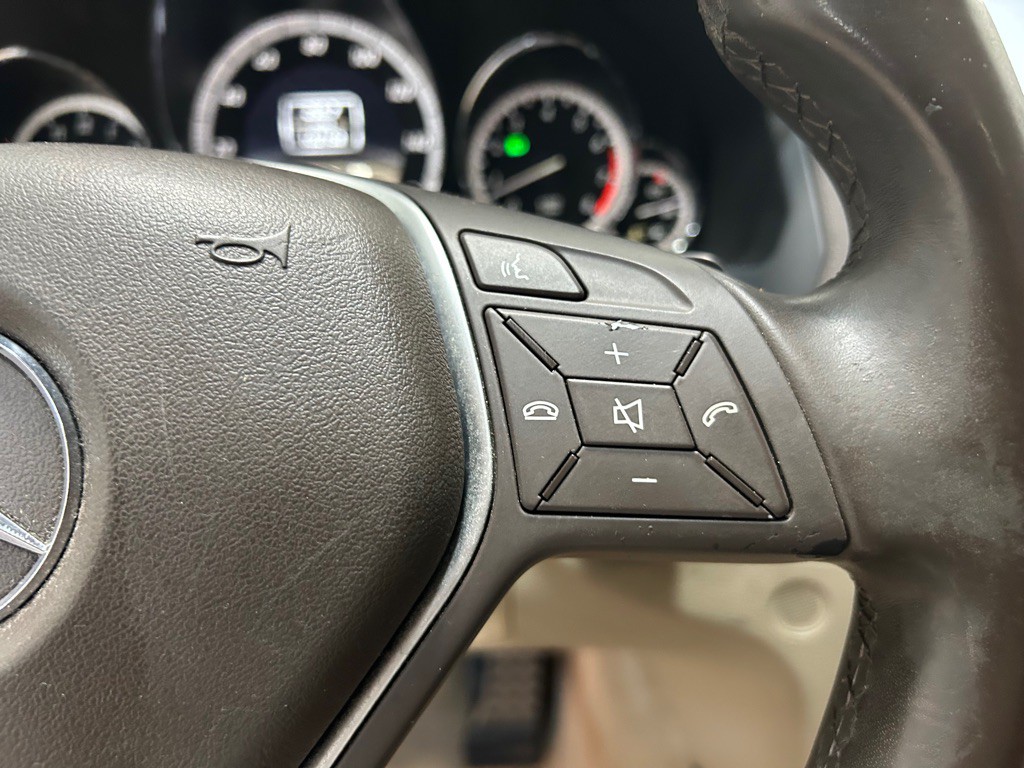2012 Mercedes-Benz E-Class Image 19