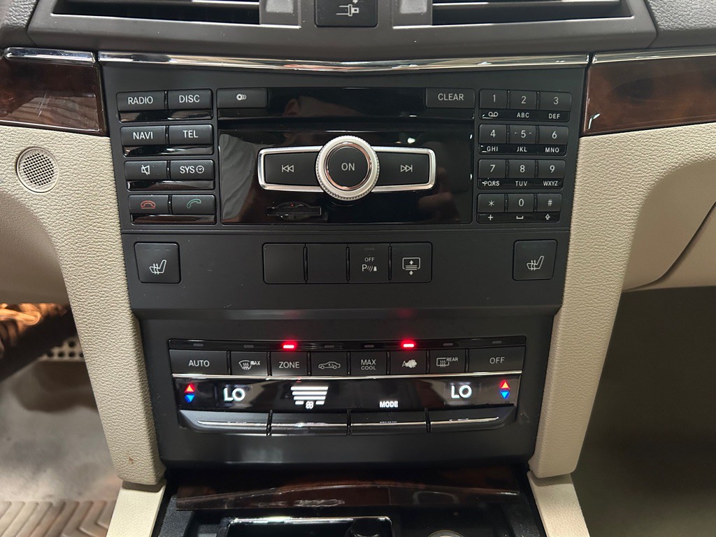 2012 Mercedes-Benz E-Class Image 22