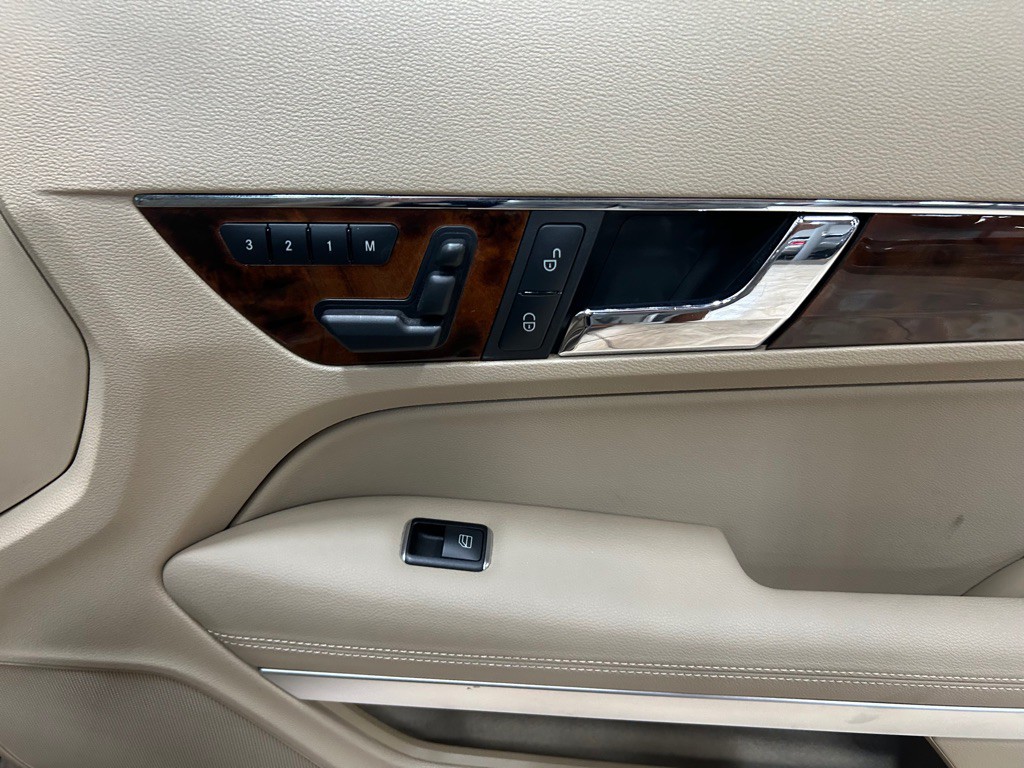 2012 Mercedes-Benz E-Class Image 28
