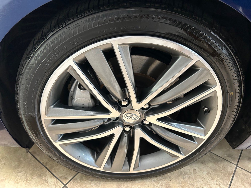 2017 INFINITI Q50 Image 15