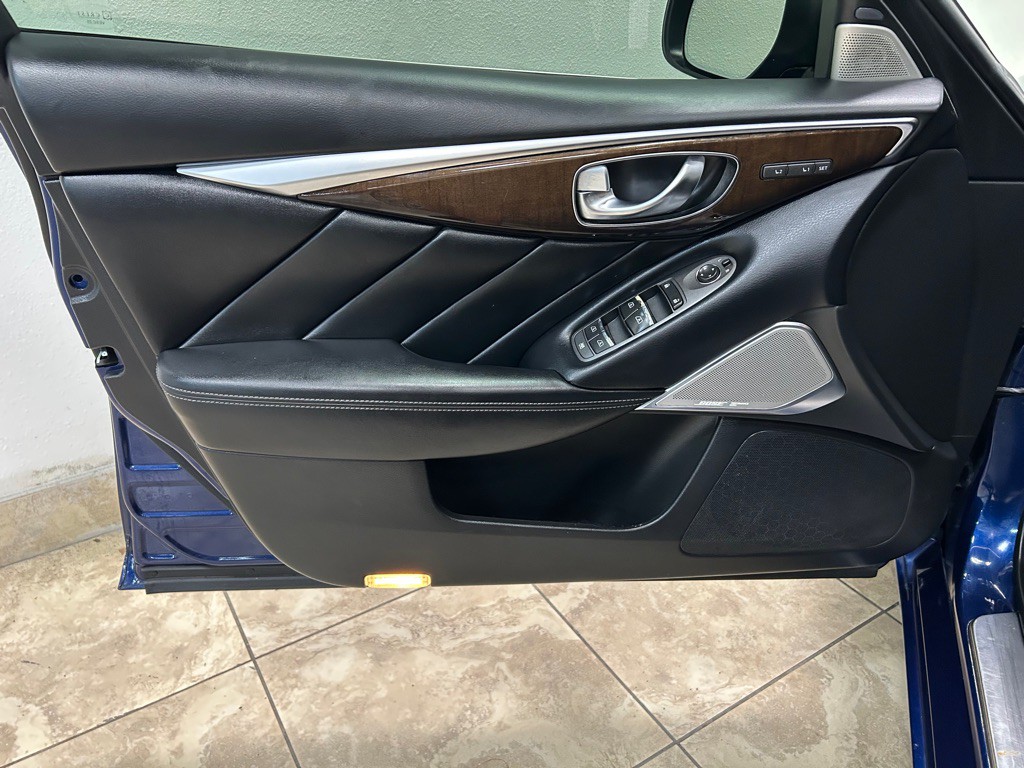 2017 INFINITI Q50 Image 16