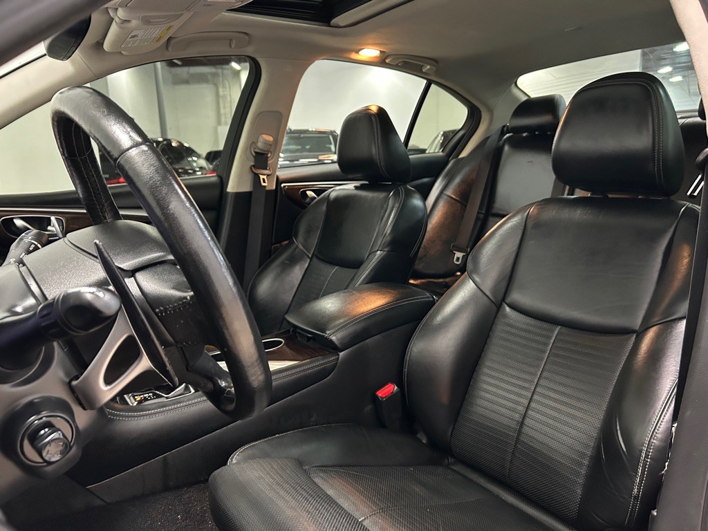 2017 INFINITI Q50 Image 29