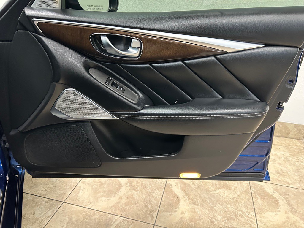 2017 INFINITI Q50 Image 30