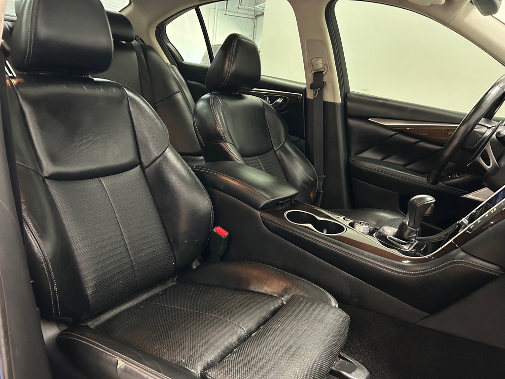 2017 INFINITI Q50 Image 33