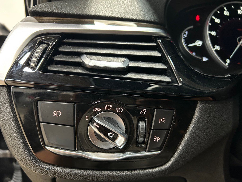 2018 BMW 5 Series Image 15