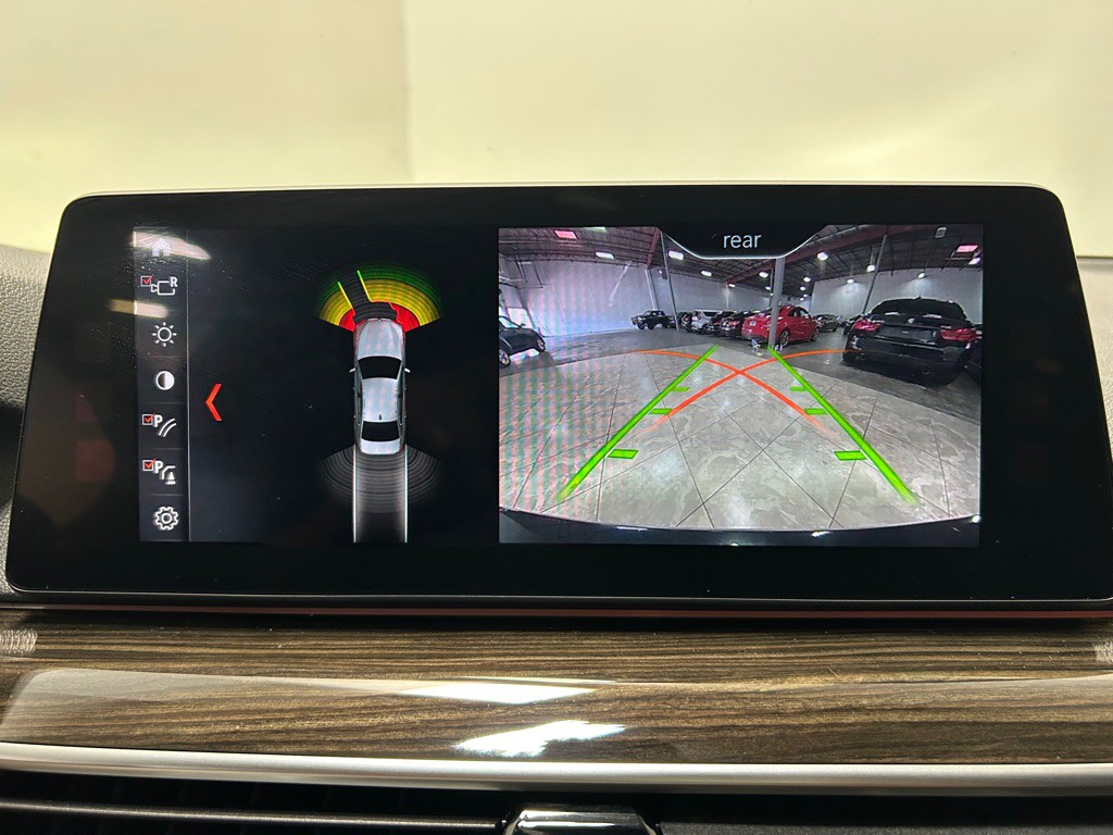 2018 BMW 5 Series Image 21