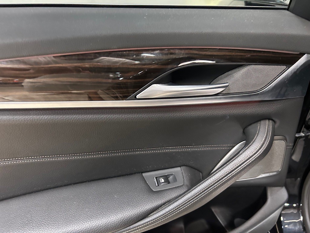 2018 BMW 5 Series Image 35