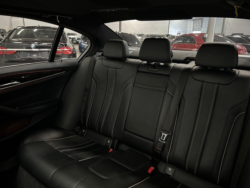 2018 BMW 5 Series Image 37