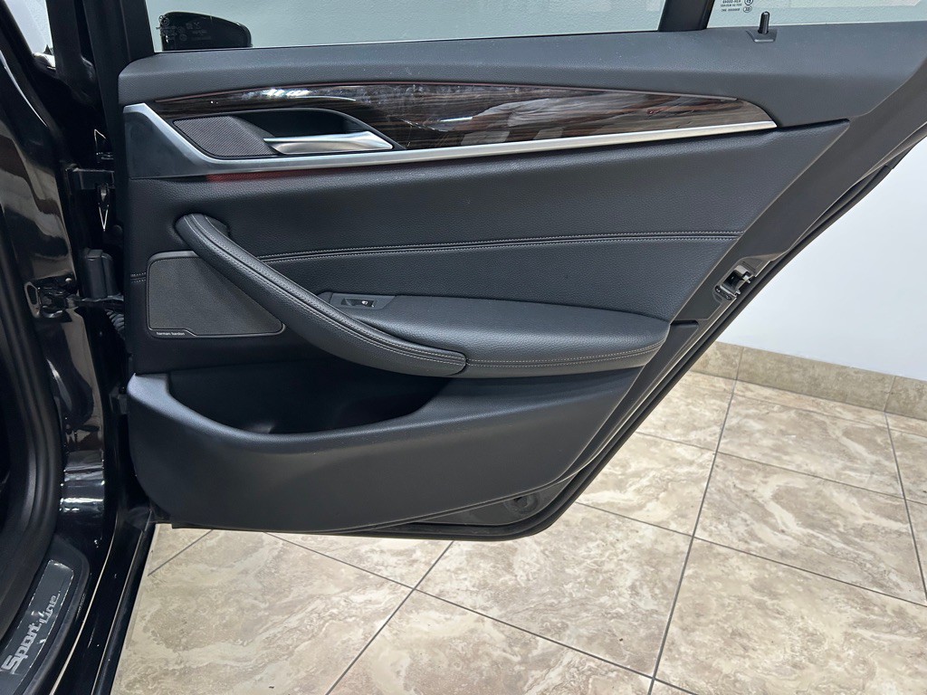 2018 BMW 5 Series Image 38