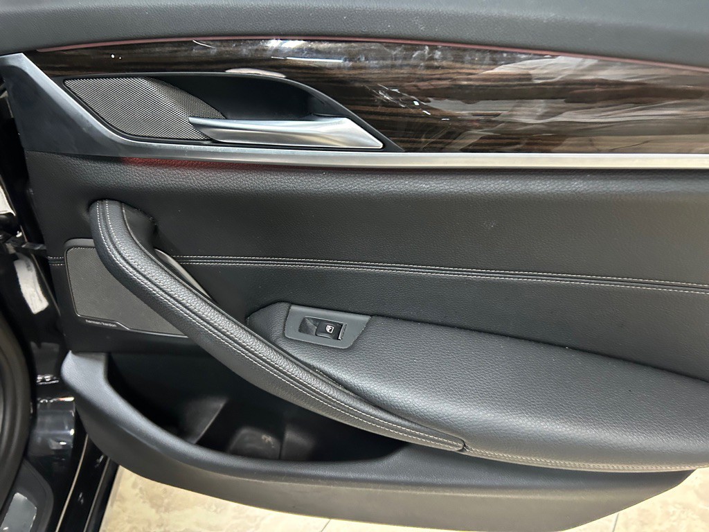 2018 BMW 5 Series Image 39