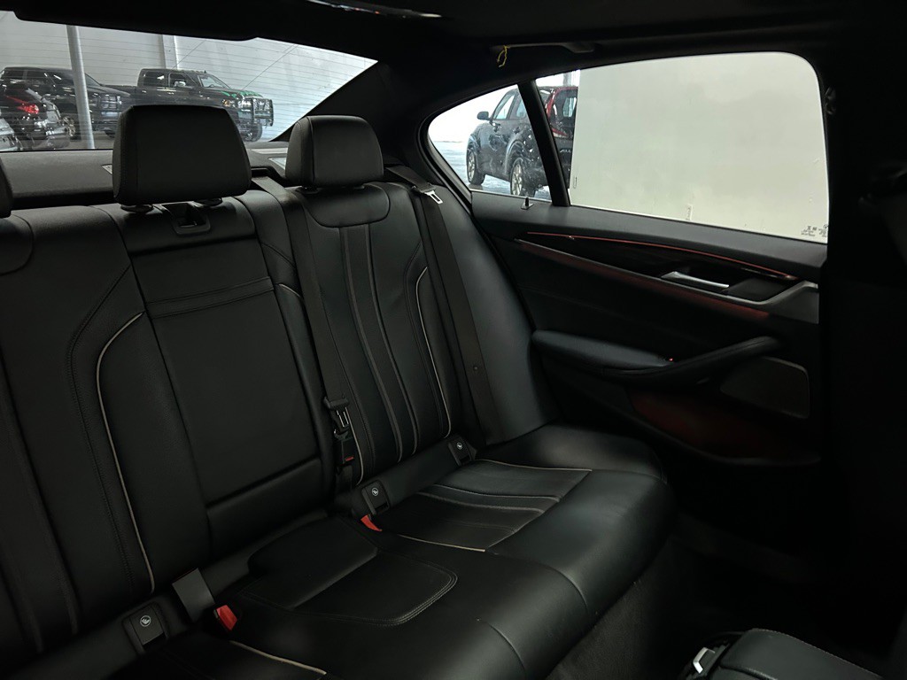 2018 BMW 5 Series Image 41