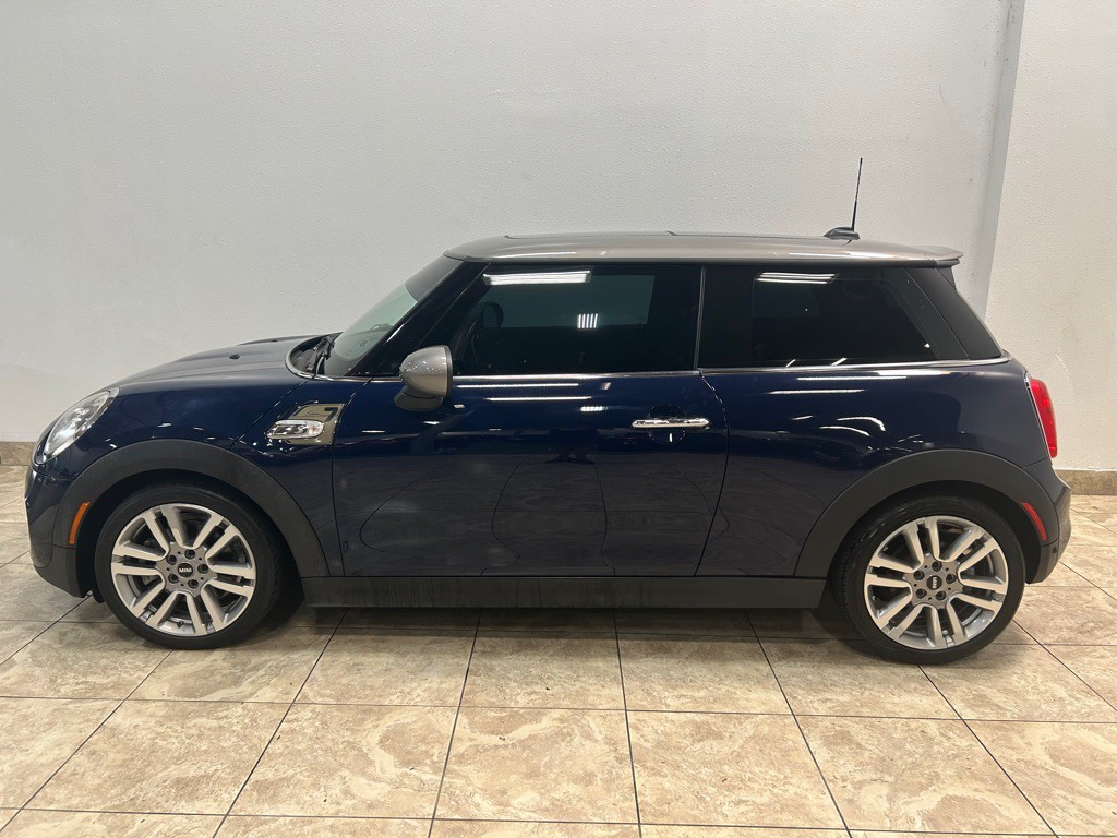 2017 MINI Cooper Image 2