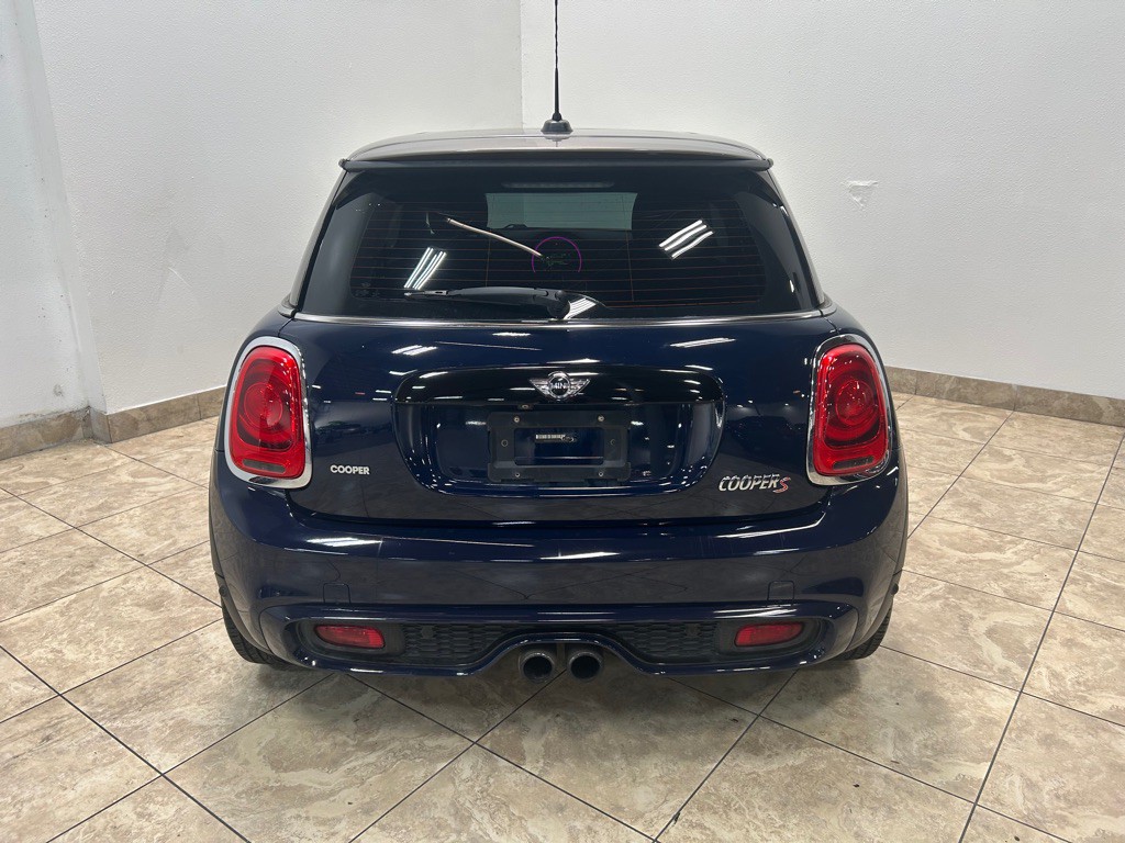 2017 MINI Cooper Image 8