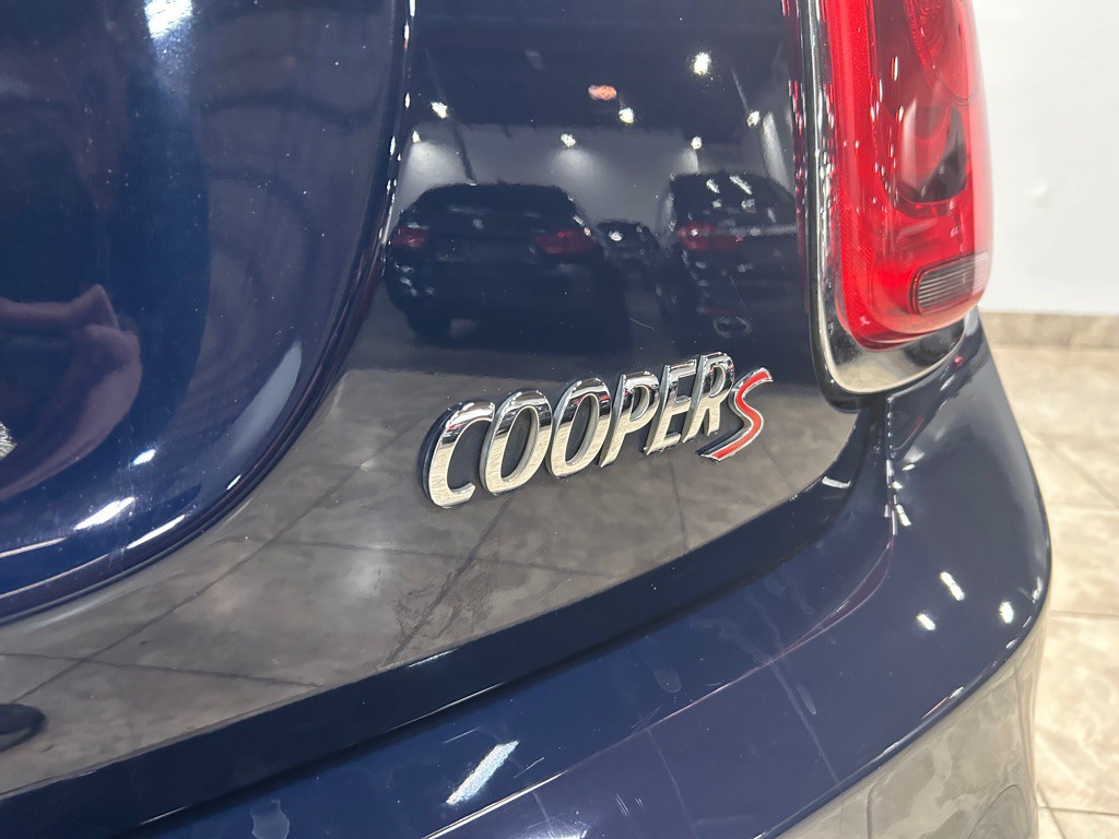 2017 MINI Cooper Image 11