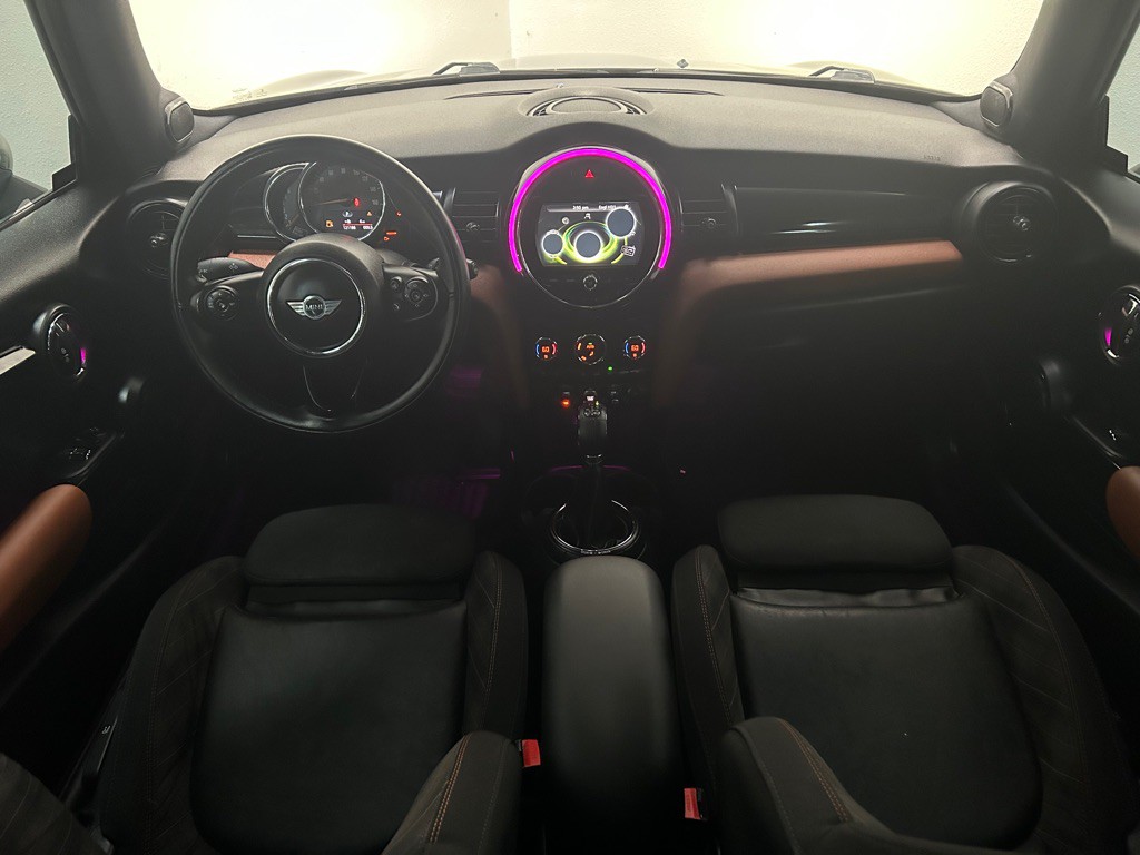 2017 MINI Cooper Image 31