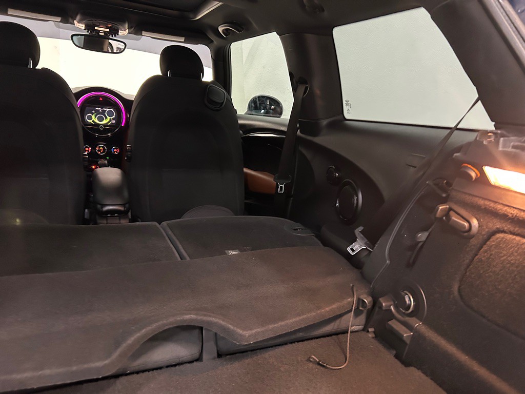2017 MINI Cooper Image 36