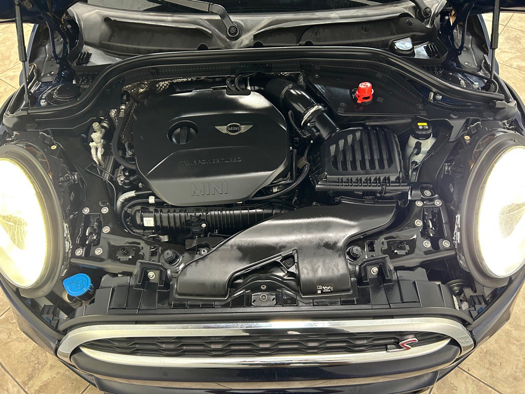 2017 MINI Cooper Image 37