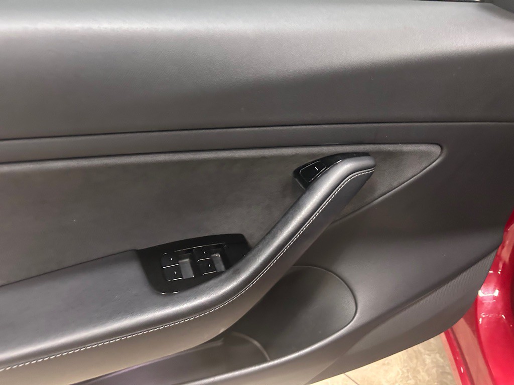 2018 Tesla Model 3 Image 11