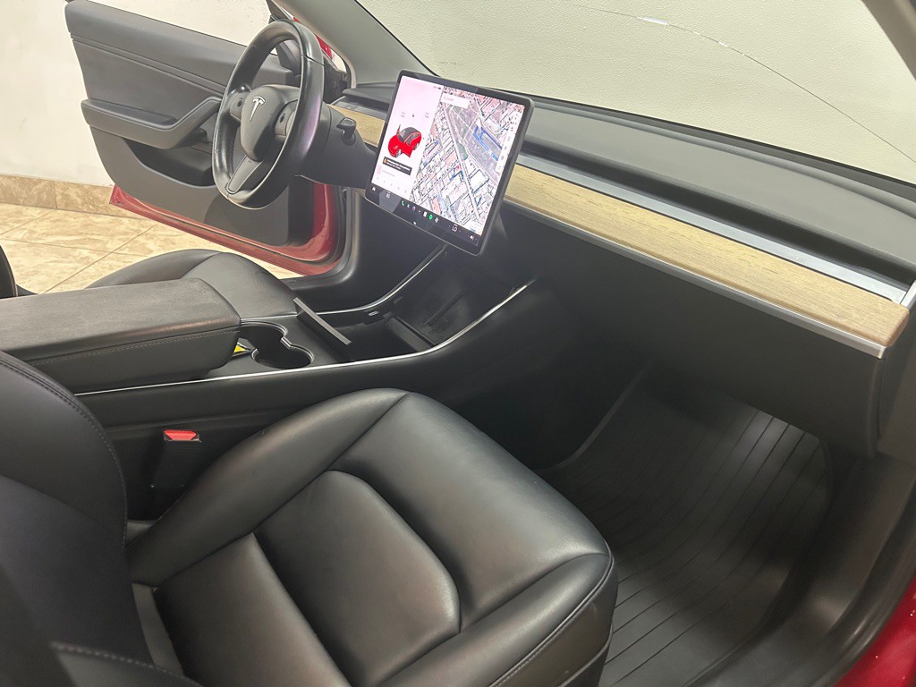 2018 Tesla Model 3 Image 21