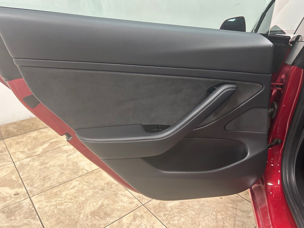 2018 Tesla Model 3 Image 24