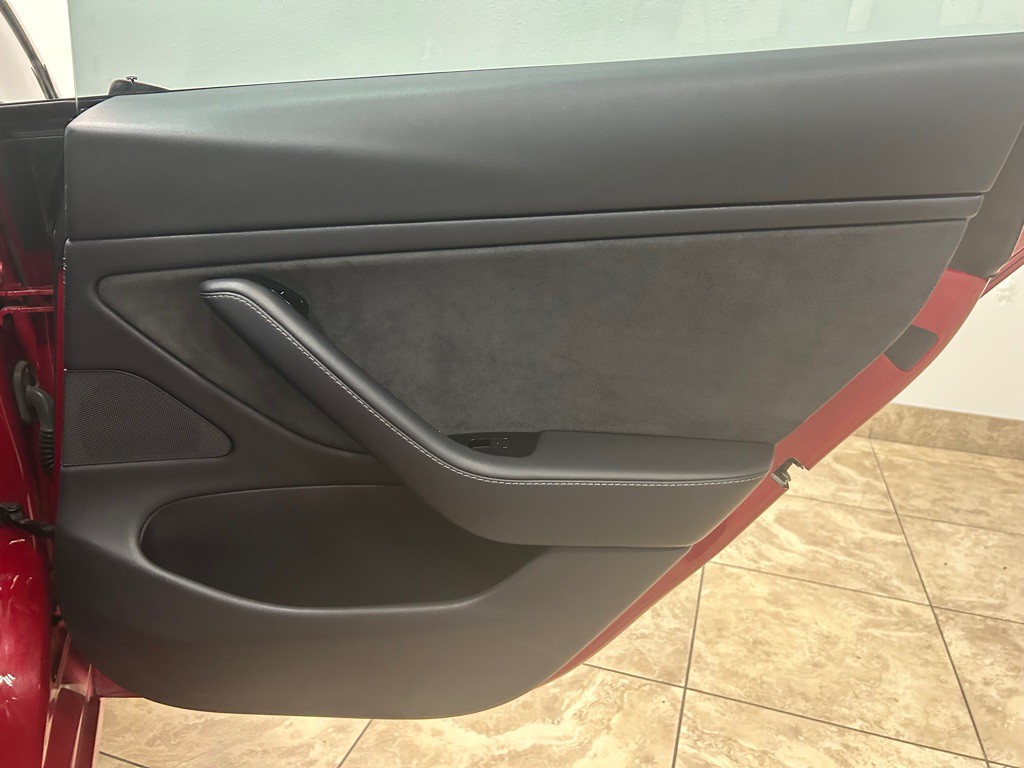 2018 Tesla Model 3 Image 28