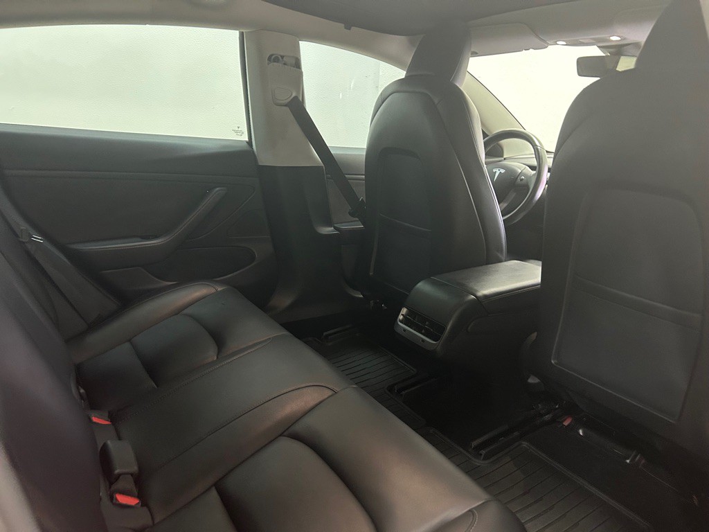2018 Tesla Model 3 Image 30