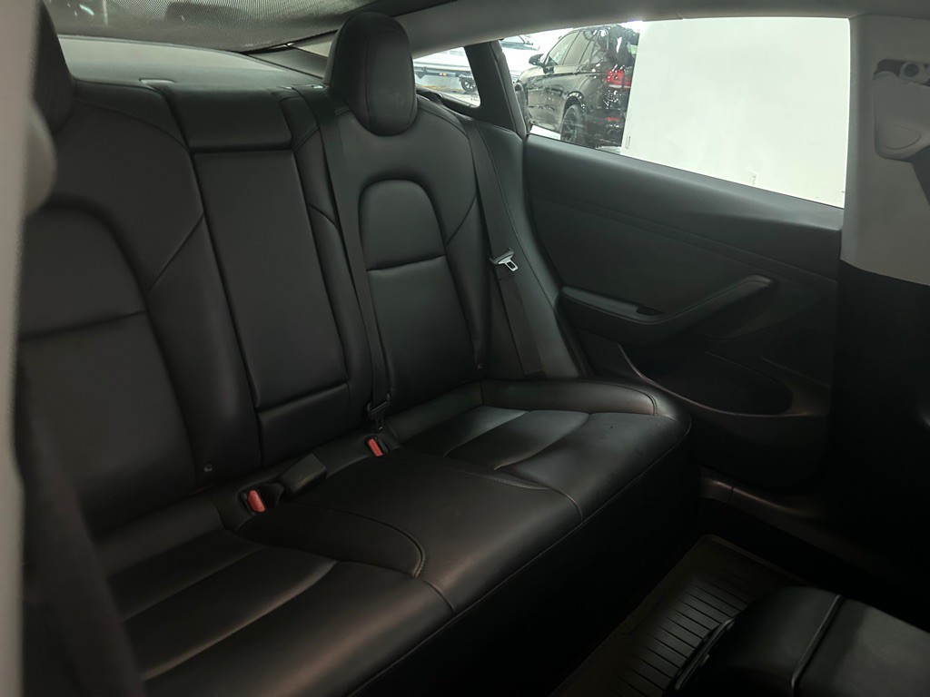 2018 Tesla Model 3 Image 31