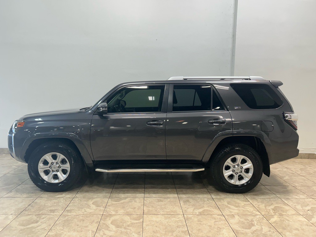 2016 Toyota 4Runner Image 2