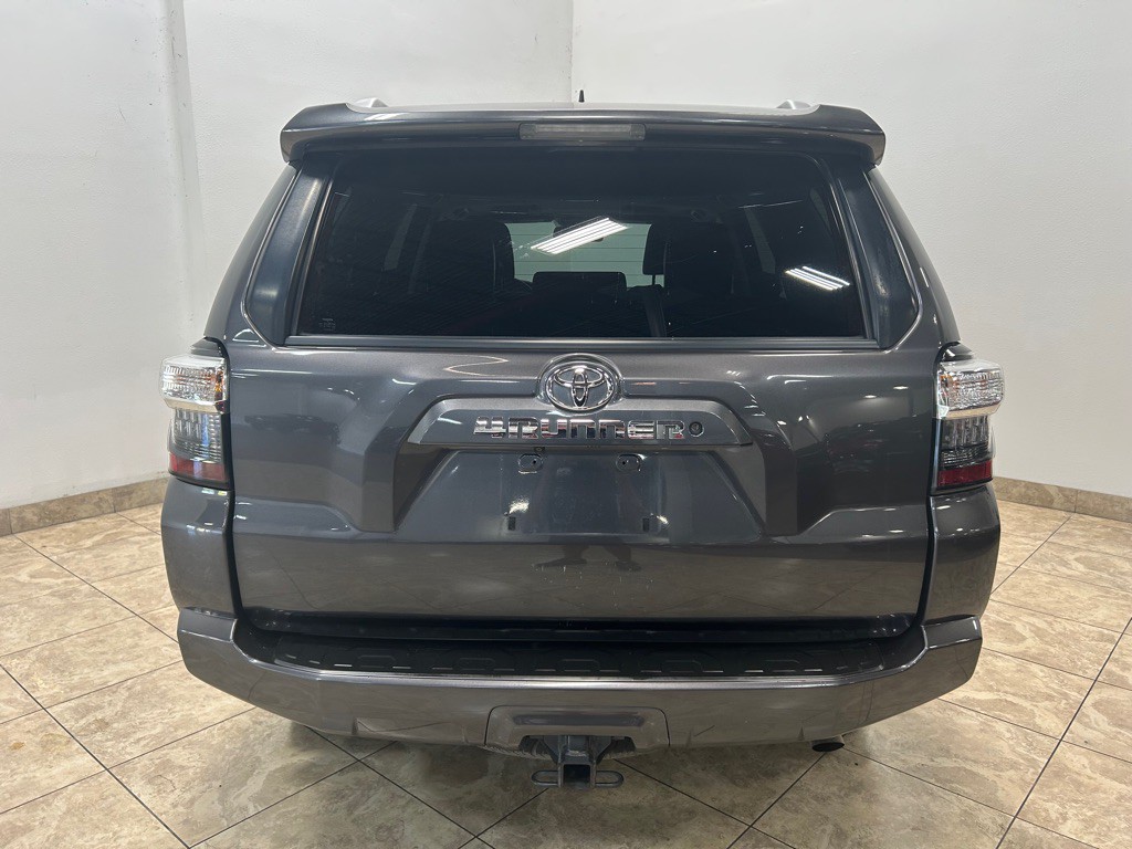 2016 Toyota 4Runner Image 8