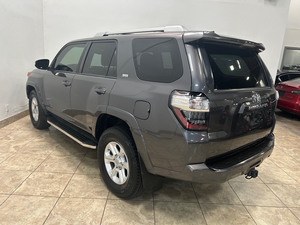 2016 Toyota 4Runner Image 9