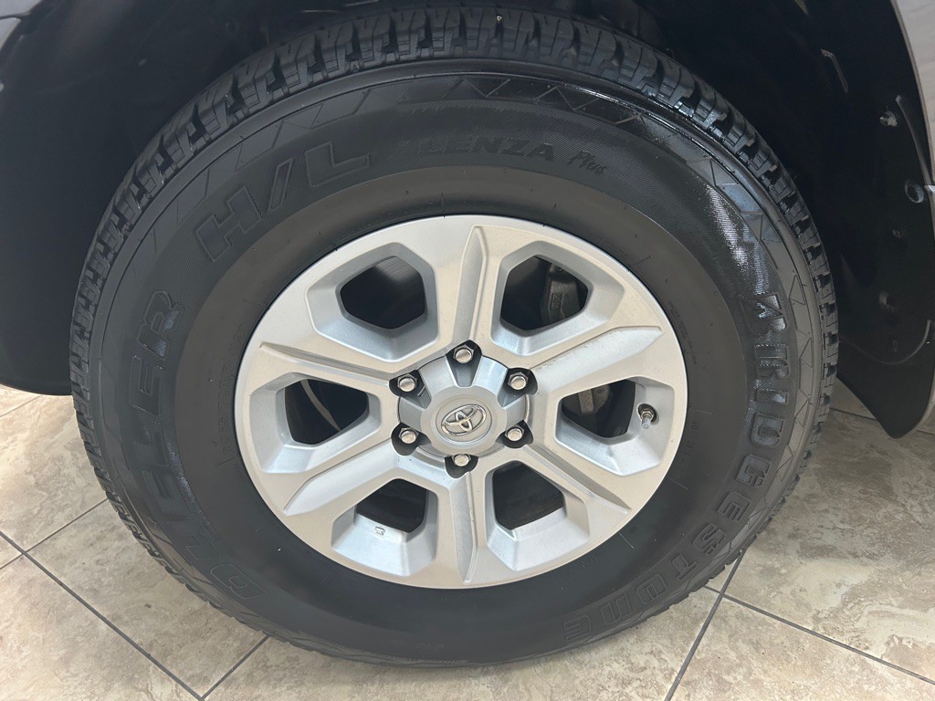 2016 Toyota 4Runner Image 11