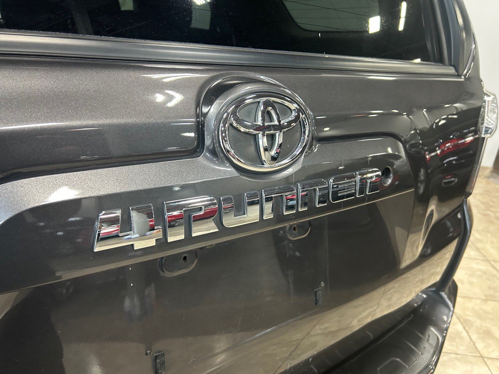 2016 Toyota 4Runner Image 14
