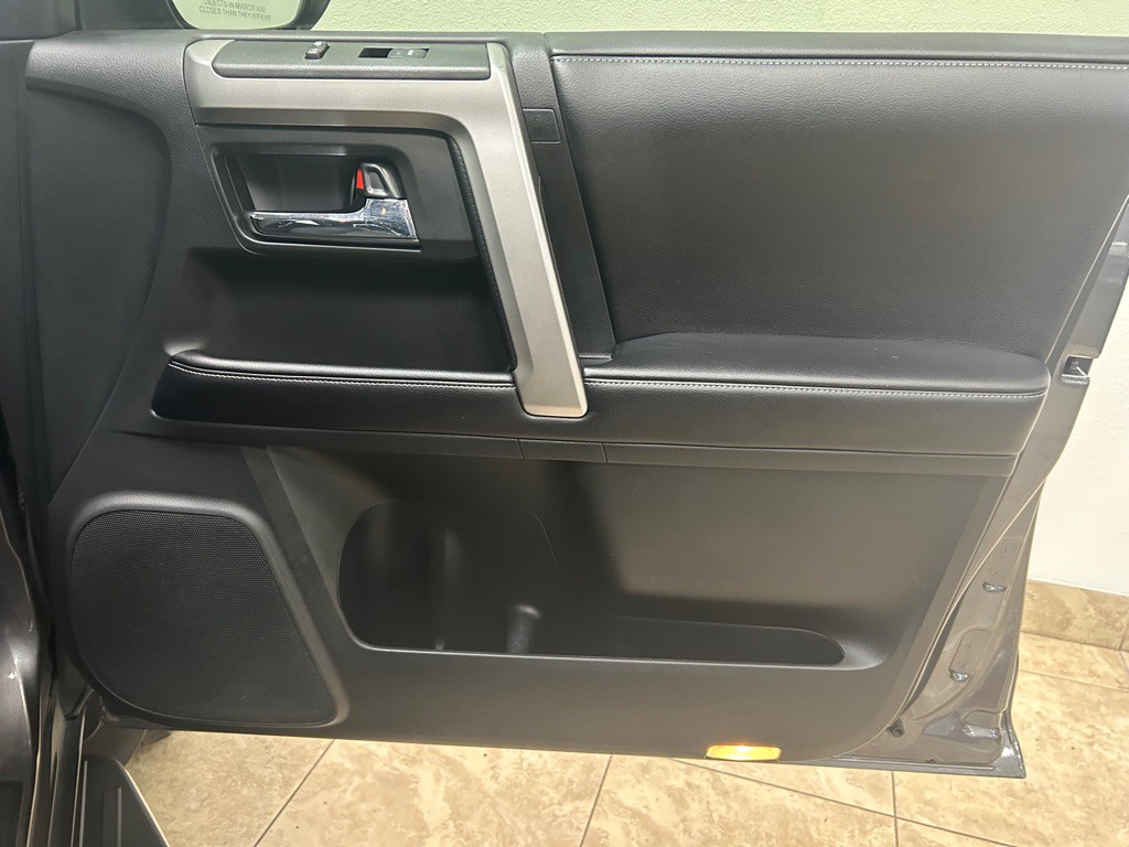 2016 Toyota 4Runner Image 30