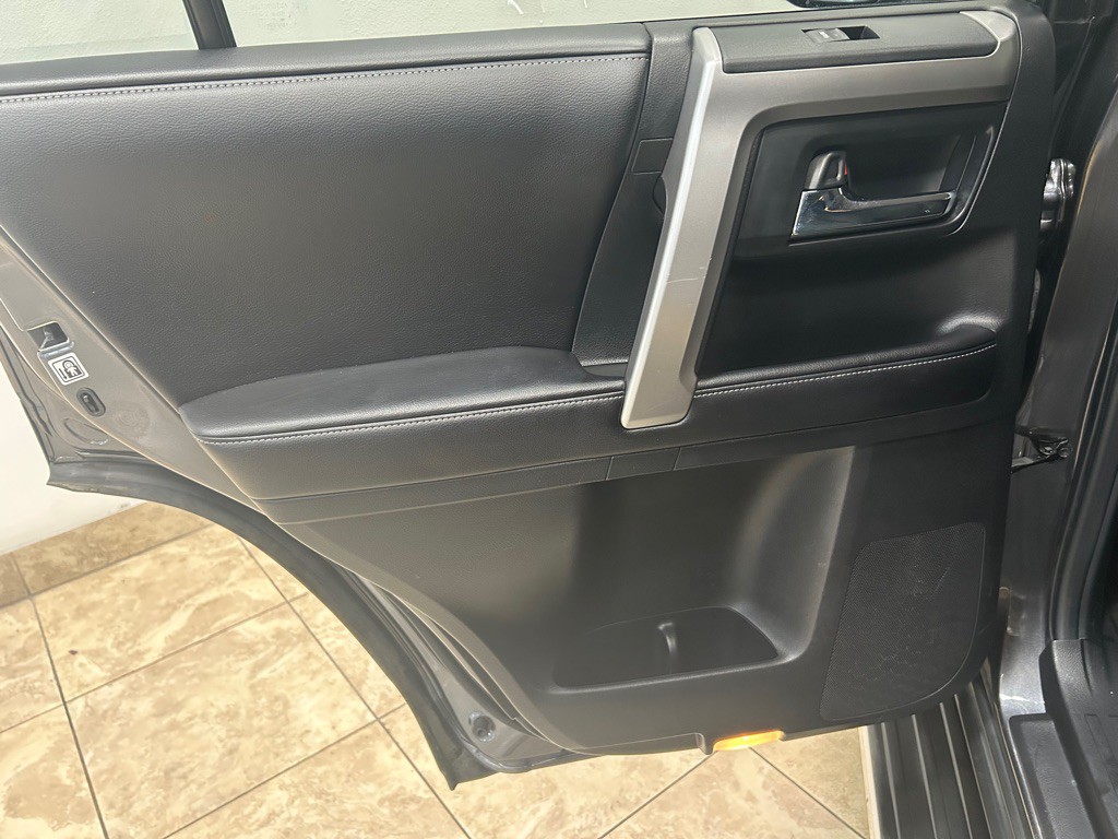 2016 Toyota 4Runner Image 35