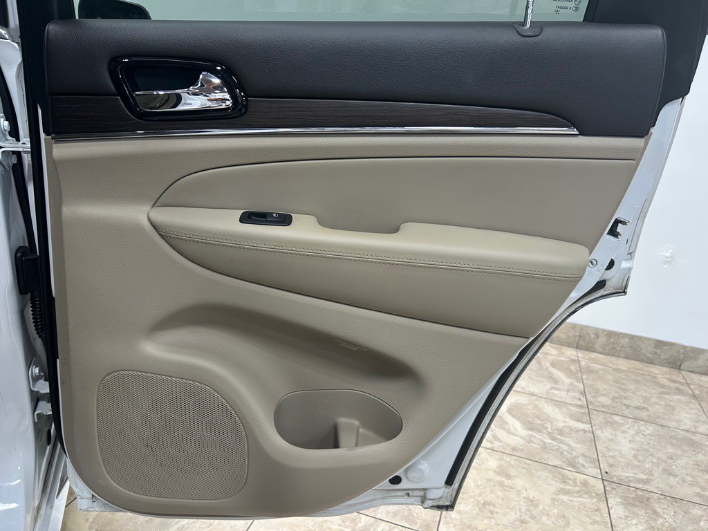 2020 Jeep Grand Cherokee Image 35