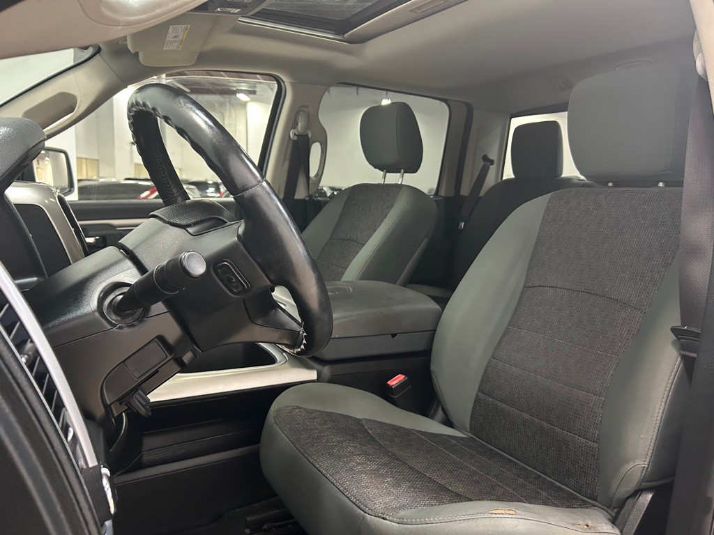 2015 RAM 1500 Image 32