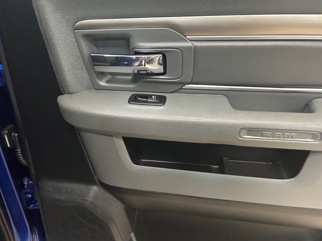 2015 RAM 1500 Image 43