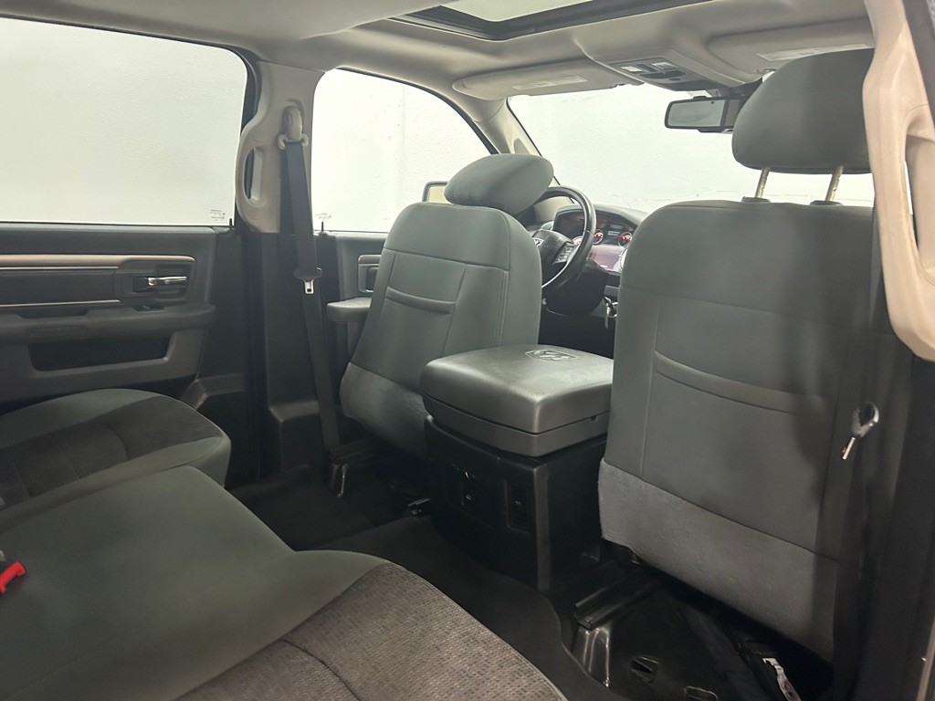 2015 RAM 1500 Image 44