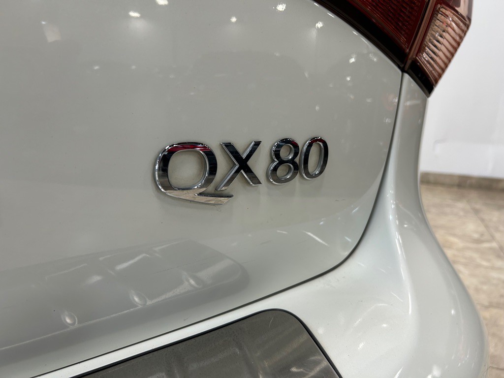 2014 INFINITI QX80 Image 9