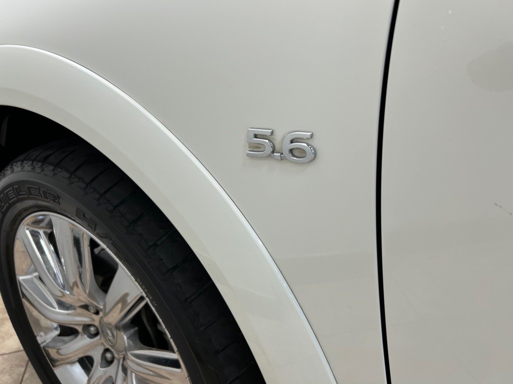 2014 INFINITI QX80 Image 11