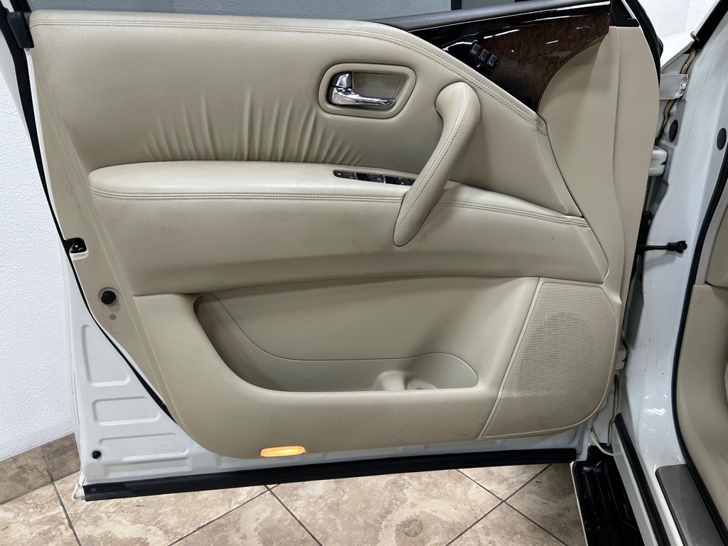2014 INFINITI QX80 Image 16