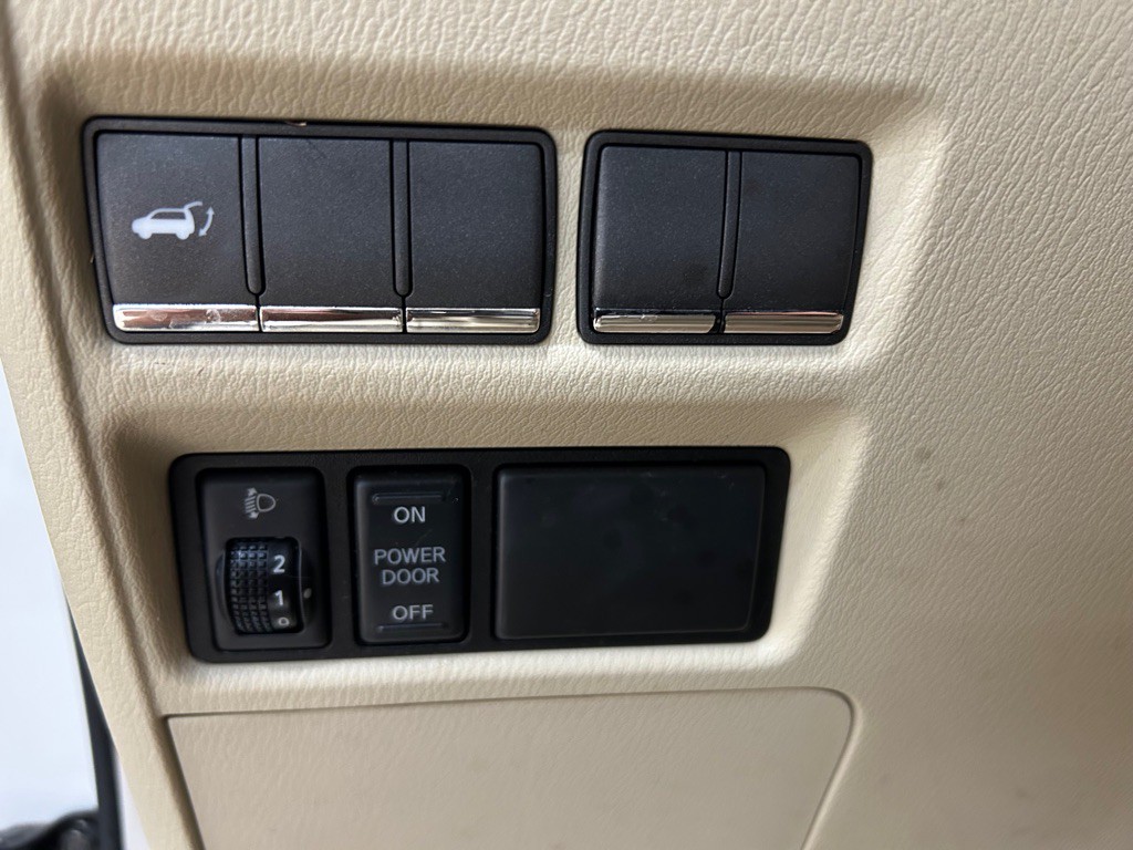 2014 INFINITI QX80 Image 18