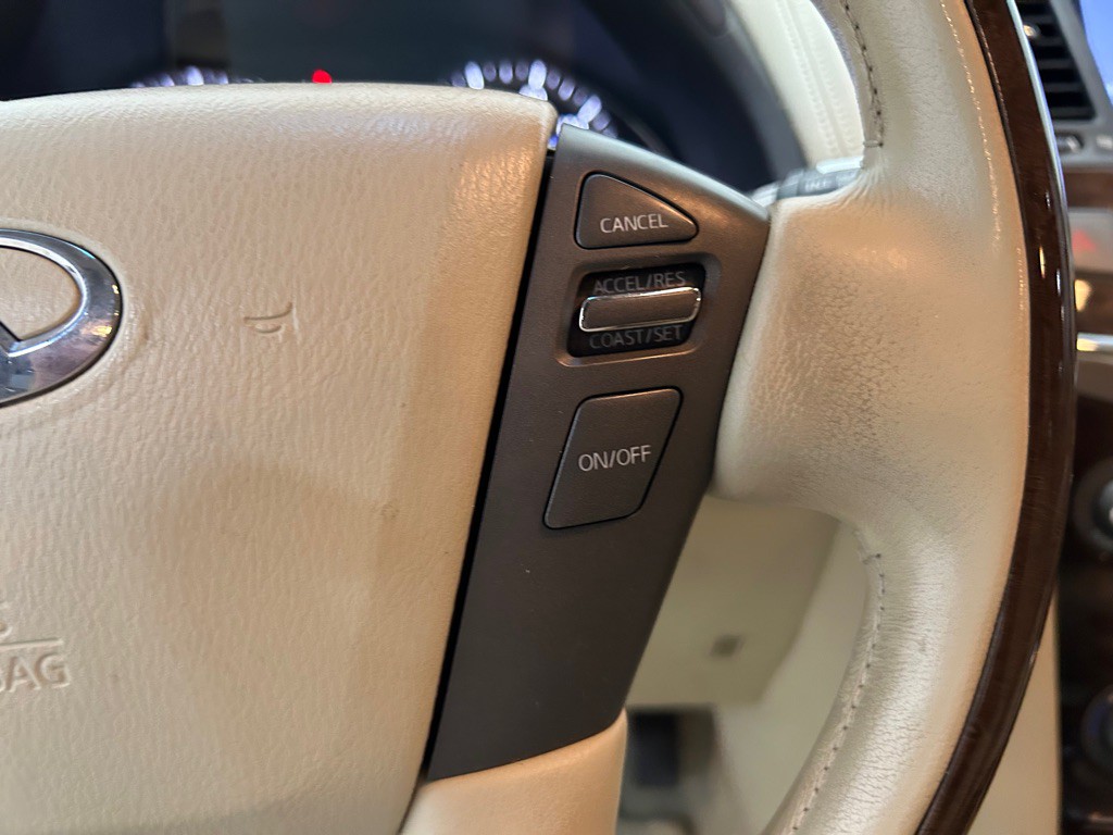 2014 INFINITI QX80 Image 21