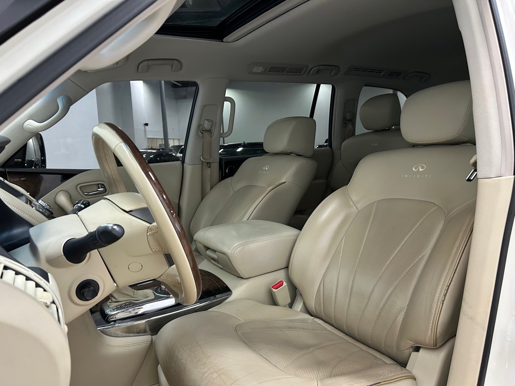 2014 INFINITI QX80 Image 30