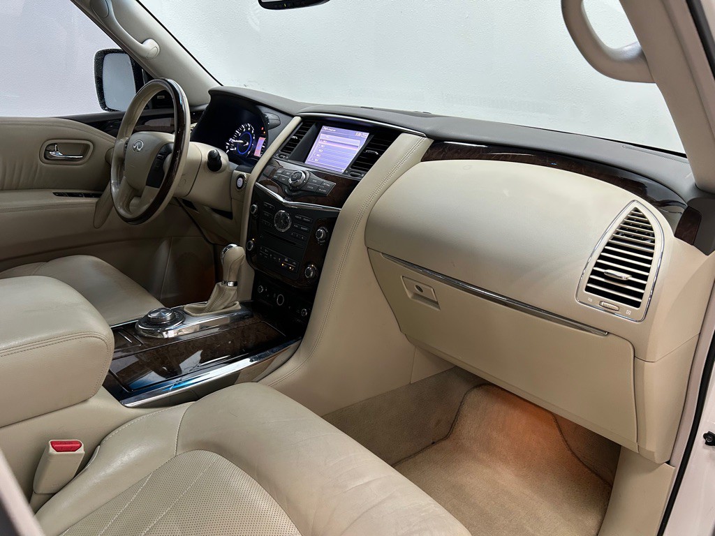 2014 INFINITI QX80 Image 33