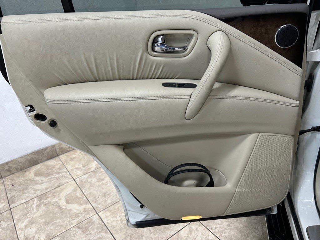 2014 INFINITI QX80 Image 36